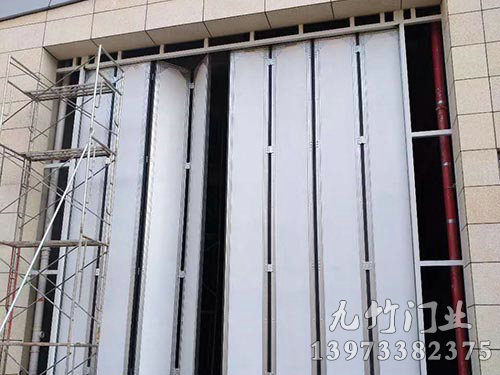 動力穀城市展廳大型電動折疊門