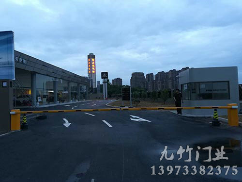 株洲（zhōu）美東雷（léi）克薩斯4S店